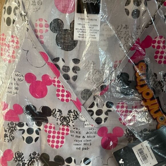 Disney Minnie Pink and Black Scrub Top Women’s Large New - Picture 8 of 12